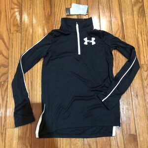 Girls under armour youth x-small top. Nw